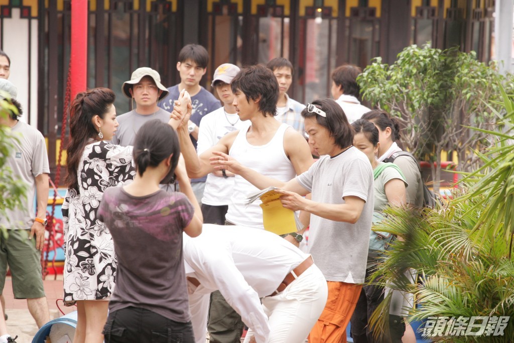 譚凱琪一度往台灣發展，約在2006年回流返港。2008年韓國男神宋承憲來港拍攝韓劇《伊甸之東》，譚凱琪也有份演出。